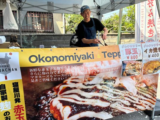 カバちゃんのお好み焼き大好評！！　～寝屋川　お米屋さん～